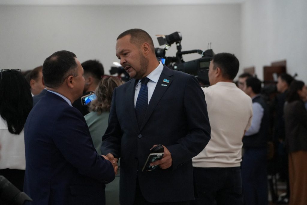 Совместное заседание Мажилиса и Сената в Астане продлилось всего 5 минут 2 3ec5459a1b7d4dd817b4a87b073b0e65